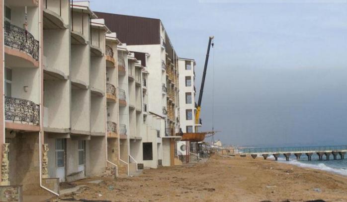 В оккупированном Крыму заморозили сделки с недвижимостью в прибрежной зоне