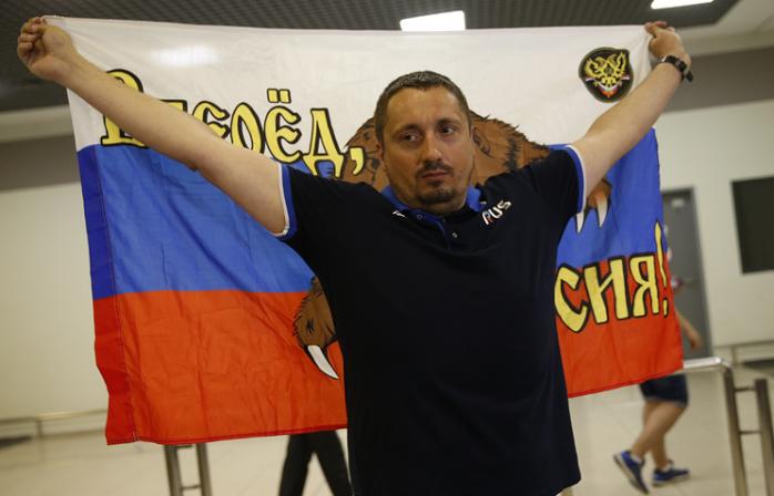 В Москве ОМОН задержал лидера российских болельщиков за драки на Евро-2016 (ВИДЕО)