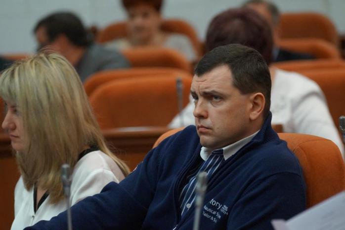 Депутата дніпровського «Опоблоку» намагалися заколоти викруткою (ФОТО)