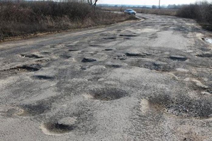 Украина попала в пятерку стран с наихудшими дорогами
