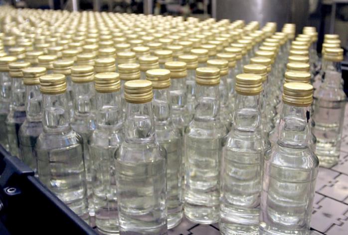 Фіскальна служба: Виробник встиг переслати смертельний алкоголь у п’ять областей