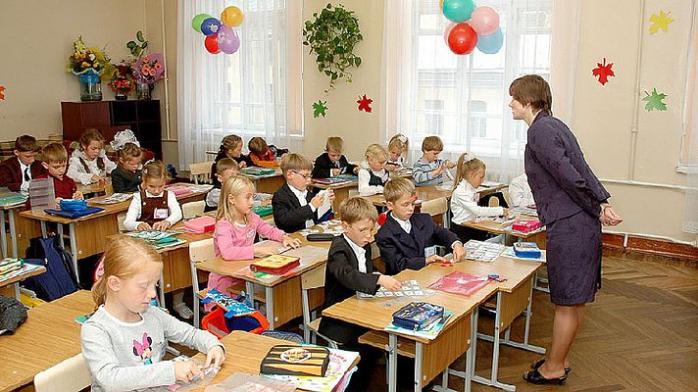 Порошенко рассказал, на сколько вырастет зарплата учителей в 2017 году