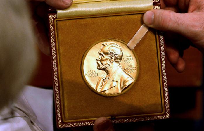 Оголошено лауреатів Нобелівської премії-2016 в області фізики