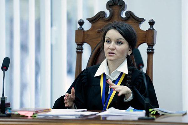 Одиозная судья Царевич обжалует свое увольнение в суде — СМИ