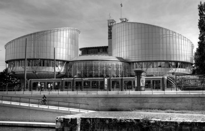Евросуд по правам человека впервые рассмотрел законность содержания подсудимых в стеклянной кабине