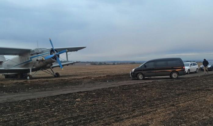 Украинские контрабандисты пытались отправить в Европу полный самолет сигарет (ФОТО)