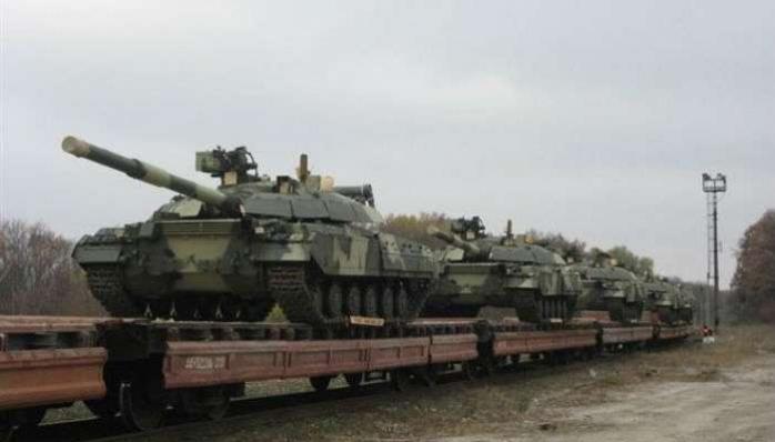 РФ пригнала в Крым зенитно-ракетные комплексы, а на Донбасс — танки и «Грады»