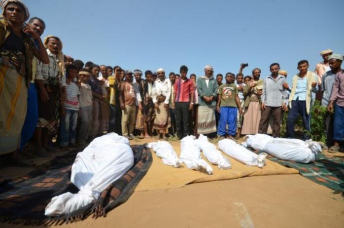Авиаудар по траурной процессии в Йемене унес 82 жизни, больше 530 раненых (ФОТО)
