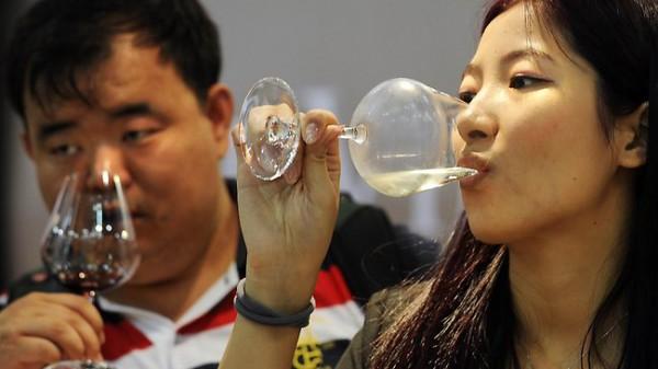 Китайцы победили на чемпионате мира по слепой дегустации вин