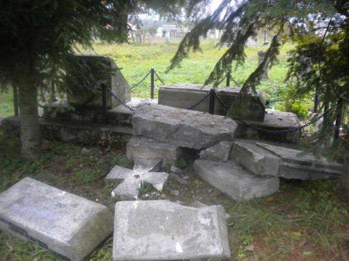 В Польше разрушили памятник воинам УПА (ФОТО)