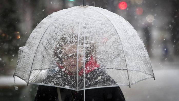 Завтра погода в Україні погіршиться: сильні дощі, заморозки і сніг