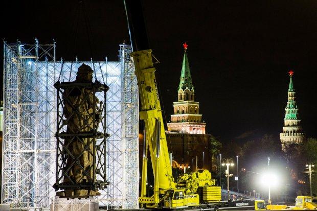 В Москве устанавливают памятник князю Киевской Руси (ФОТО)