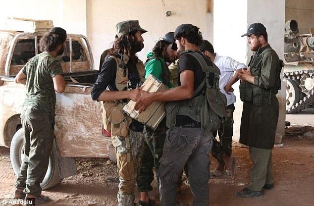 Сирійська опозиція відмовилися залишати Алеппо по «зеленому коридору Путіна»