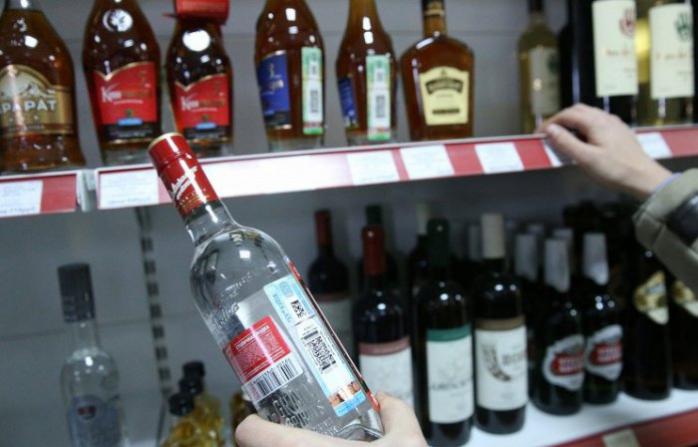 Смертельний алкоголь: в двох областях зафіксовано нові летальні випадки