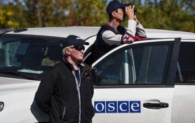 Наблюдатели ОБСЕ попали под обстрел на Донбассе