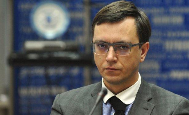 Министр инфраструктуры задекларировал 160 тыс. долл. наличных средств при зарплате 120 тыс. гривен