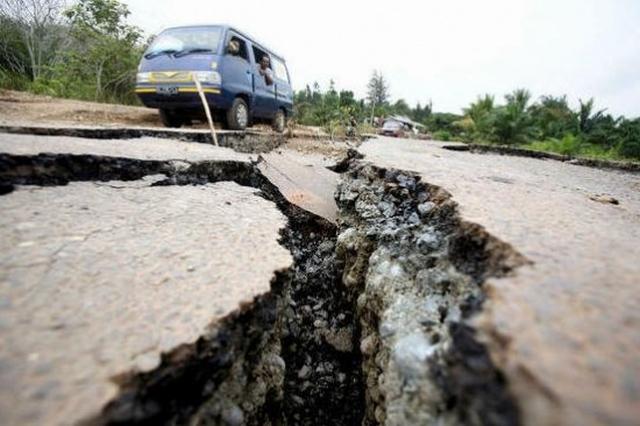 Италию снова сотрясло землетрясение, ученые обнаружили сдвиг земной коры