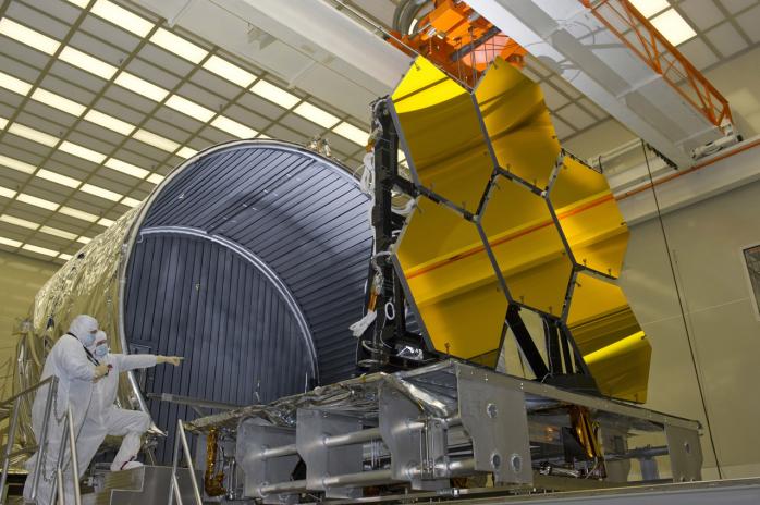 NASA собрало самый мощный космический телескоп в мире (ВИДЕО)