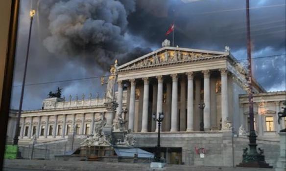 В Австрии горел парламент (ФОТО, ВИДЕО)