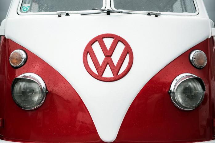 Дизельный скандал в Германии: топ-менеджера Volkswagen подозревают в манипуляциях