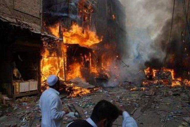 Боевики ИГИЛ взорвали мечеть в Пакистане, погибли по меньшей мере 43 человека
