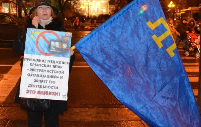 Жителі Петербурга протестують проти переслідування кримських татар (ФОТО, ВІДЕО)