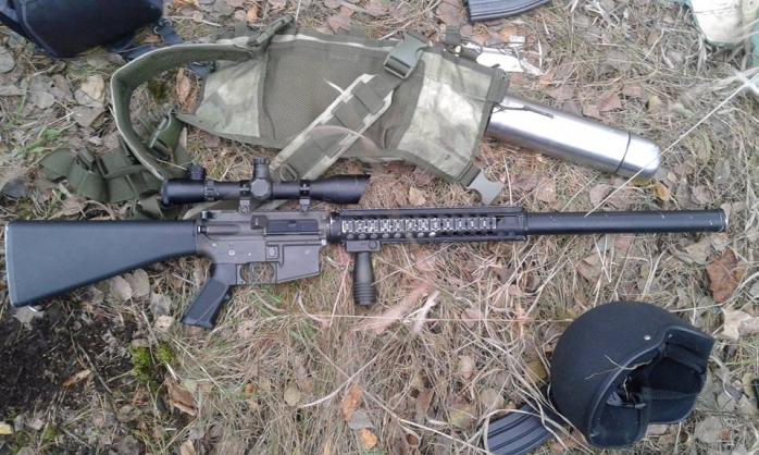 В Чернигове вооруженные пейнтбольными винтовками люди пытались проникнуть в воинскую часть (ФОТО)