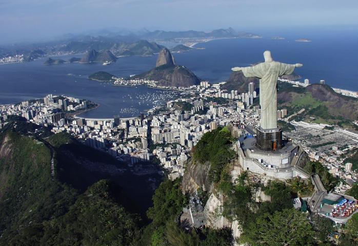 Мер Ріо хоче обнести місто стіною