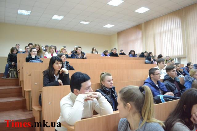 В Николаеве студентам показали фильм об «украинских карателях» (ВИДЕО)