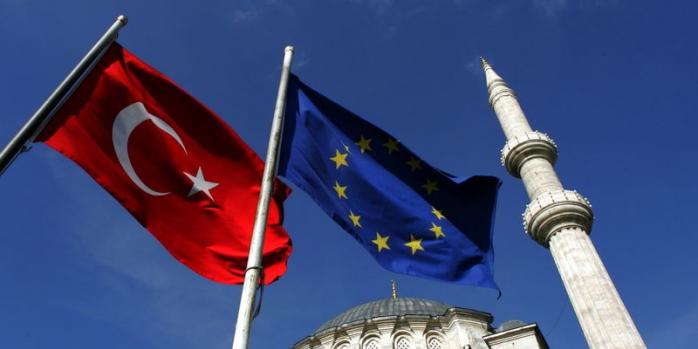 Европарламент проголосовал за приостановку переговоров о членстве Турции в ЕС