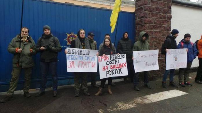 Аваков: МВД не будет вступать в конфликт с активистами из-за Януковича