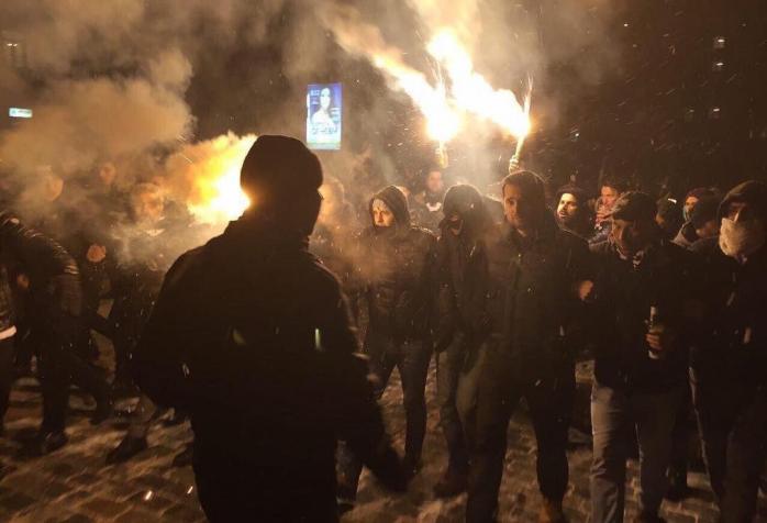 В результате столкновений футбольных фанатов в Киеве пострадали 10 иностранцев (ВИДЕО)