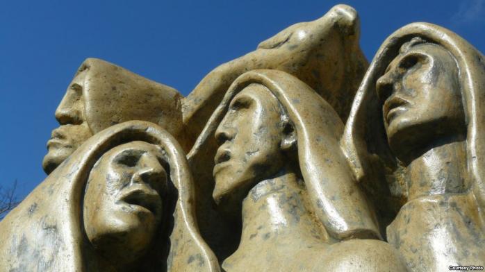 На Сардинии открыли памятник погибшим от Голодомора в Украине (ФОТО)