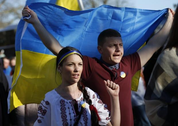 Социологическое исследование показало, что больше всего разъединяет украинцев