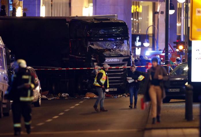 Задержан водитель грузовика, врезавшегося в толпу в Берлине