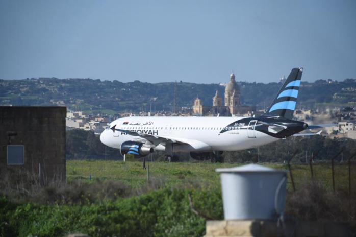 Захватчики ливийского самолета сдались — СМИ