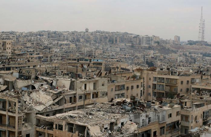 Після евакуації з Алеппо біля міста поновилися авіаудари