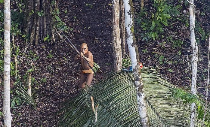 National Geographic опубликовал уникальные фото кочевого племени в Бразилии