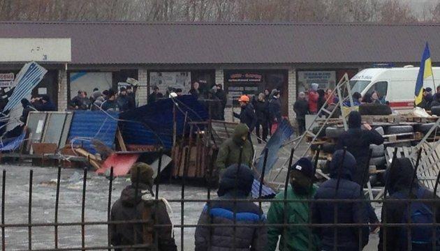 Прокуратура проводить розслідування сутичок під час знесення ринку в Києві