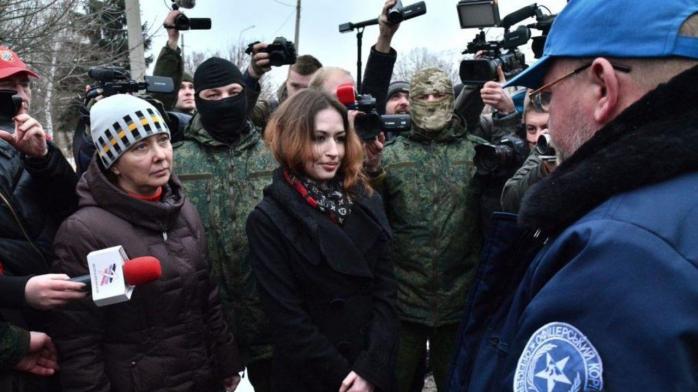 По договоренности с Савченко ДНР передала Украине двух заложниц