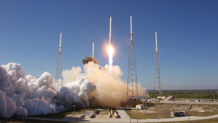 SpaceX здійснює запуск нової ракети вперше після аварії (ОНЛАЙН-ТРАНСЛЯЦІЯ)
