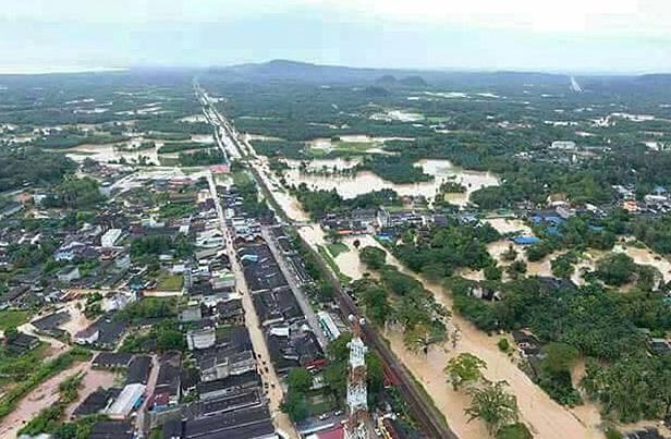 Наводнение в Таиланде: «большая вода» унесла жизни свыше 40 человек (ФОТО, ВИДЕО)