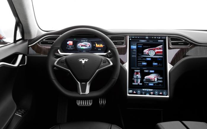 Завершено розслідування аварії Tesla Model S з автопілотом