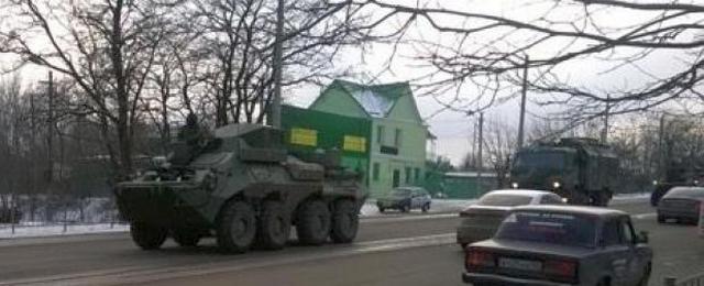 В Симферополь прибыла колонна военной техники (ФОТО)