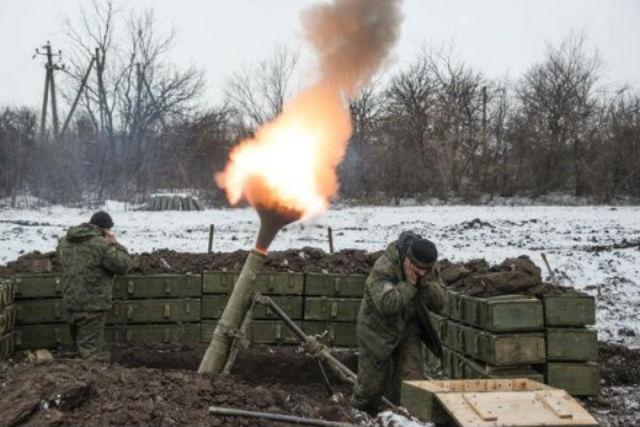 Бойовики відмовляються припиняти вогонь по Авдіївці, Порошенко скликає екстрену зустріч Мінської групи