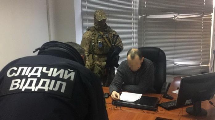 На взятке задержан один из руководителей поста Одесской таможни (ФОТО)