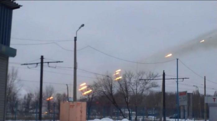 Минобороны: Оккупанты перебрасывают резервы к передовым позициям у Авдеевки (ВИДЕО)