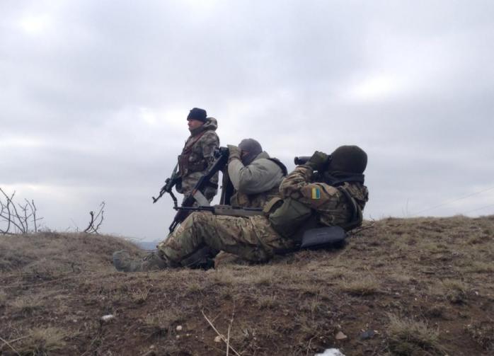 Бои на Донбассе сегодня унесли жизни двух военных, еще девять ранены