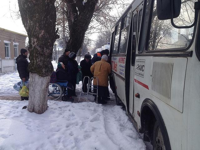 Из Авдеевки эвакуировали 200 человек, из них — 95 детей (ФОТО)