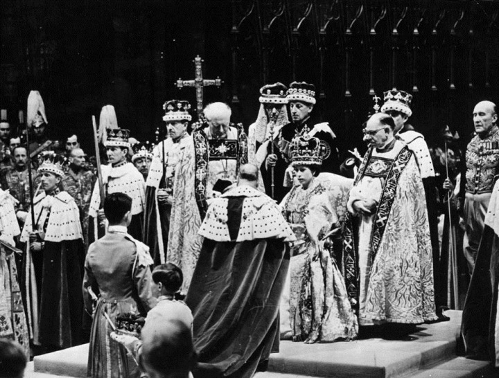 Фото: коронация Елизаветы ІІ